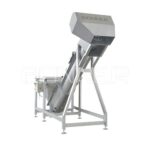 Screw conveyor for fragmentation and loading