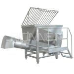 Screw conveyor with a hopper for pre-mixing